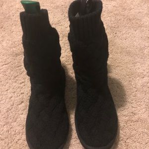 Ugg sweater boots size 7